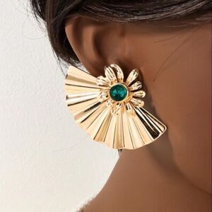 Flower statement earrings A197